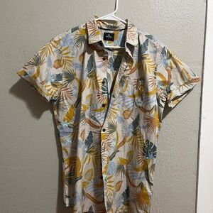 Men’s Medium Rip Curl Short Sleeve Button Down Shirt (Yellow Tropical)